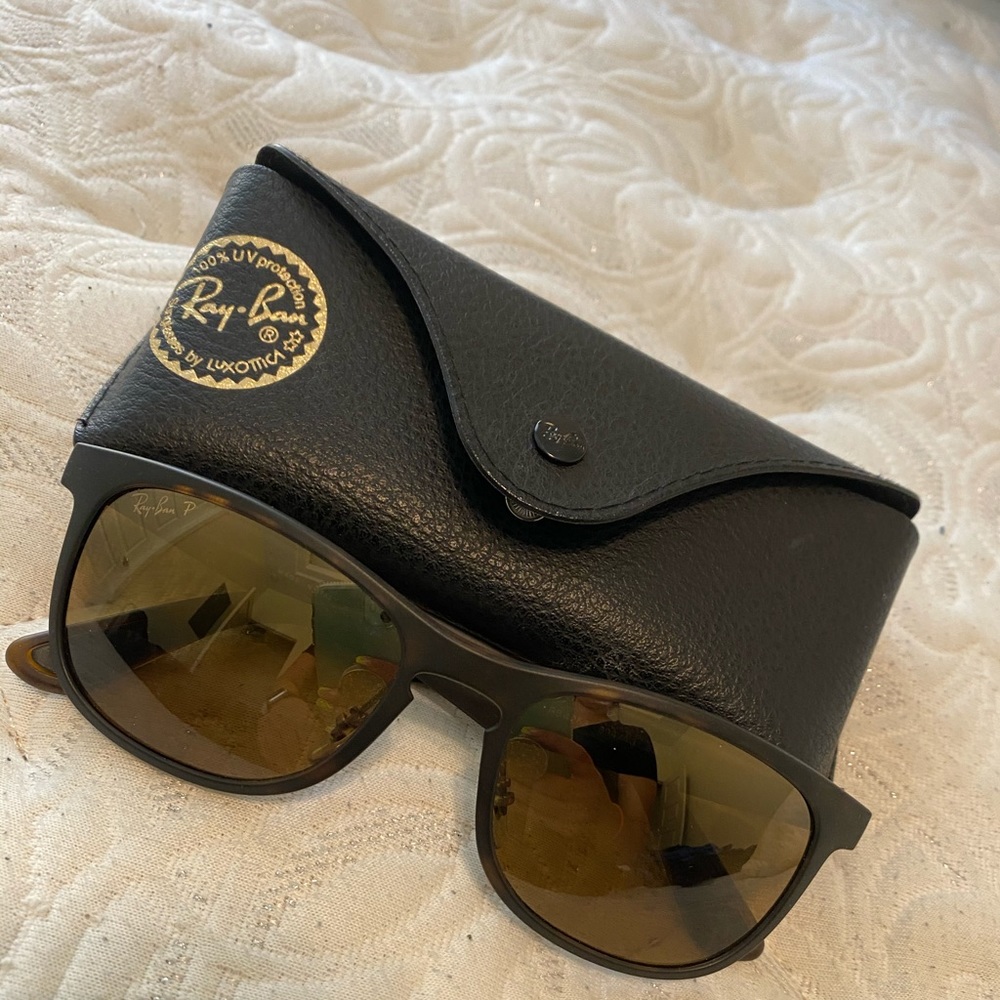 Ray-Bans (polarizes)